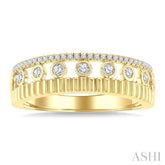 1/5 Ctw Bezel and Prong Set Round Cut Diamond Bold Fluted Fashion Ring in 10K Yellow Gold